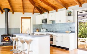Hidden Orchard - Pet Friendly - 4 Mins Walk To Beach